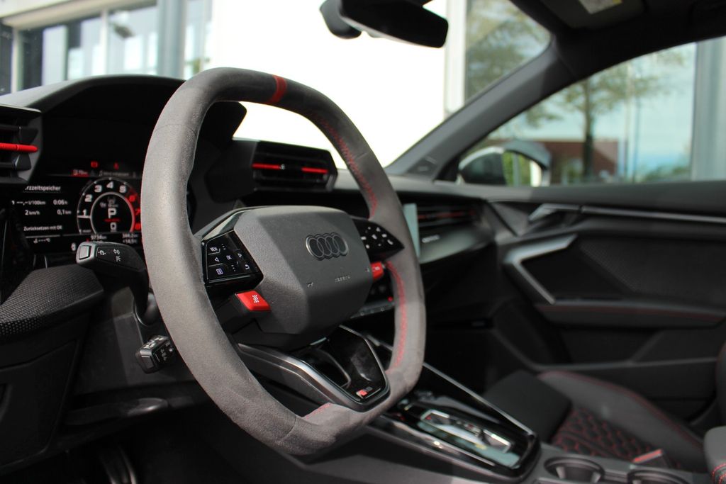 AUDI RS3 Sportback/RS DYNAMIK/ SONOS/ KOMFORT PRO AUDI RS3 Sportback/RS DYNAMIK/ SONOS/ KOMFORT PRO