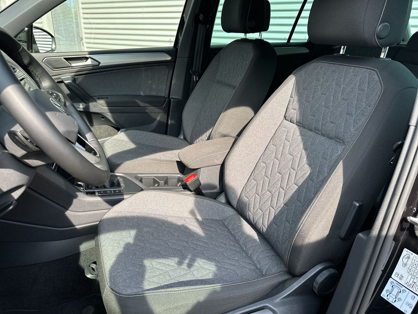Fahrzeugabbildung Volkswagen Tiguan 1.5 TSI DSG Move MATRIX eKLAPPE KAMERA