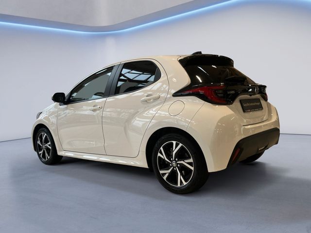 Fahrzeugabbildung Toyota Yaris 1.5 Teamplayer +ComfP LED,SHZ,ACC,Kam.,AUT
