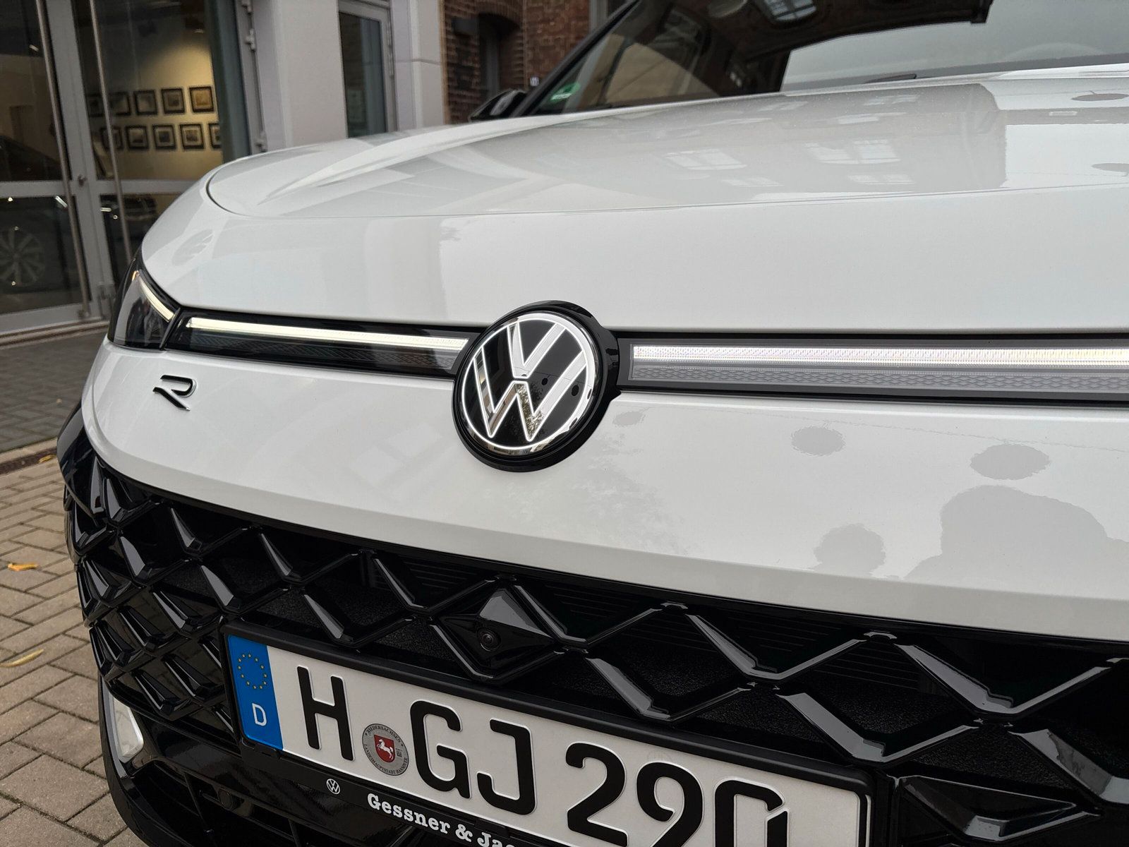 Fahrzeugabbildung Volkswagen T-Roc R-Line 1.5 eTSI DSG App-Connect RFK