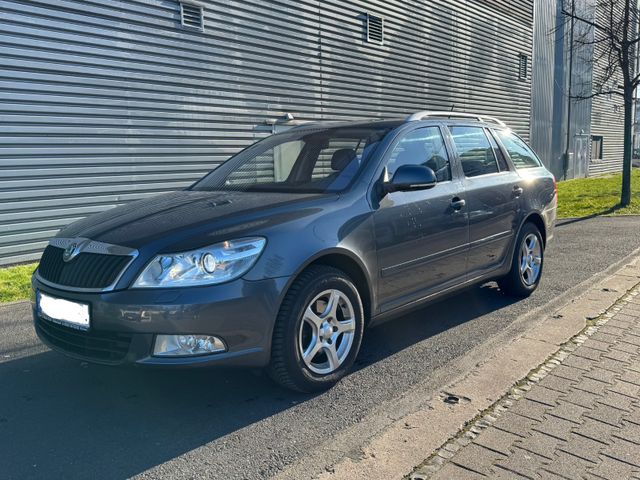 Skoda Octavia 2.0 TDI DSG Elegance*XENON*LEDER*1.HAND*