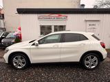 Mercedes-Benz GLA 220 4MATIC DCT"PANO/LED/KAMERA" - Mercedes-Benz GLA 220 D Gebrauchtwagen