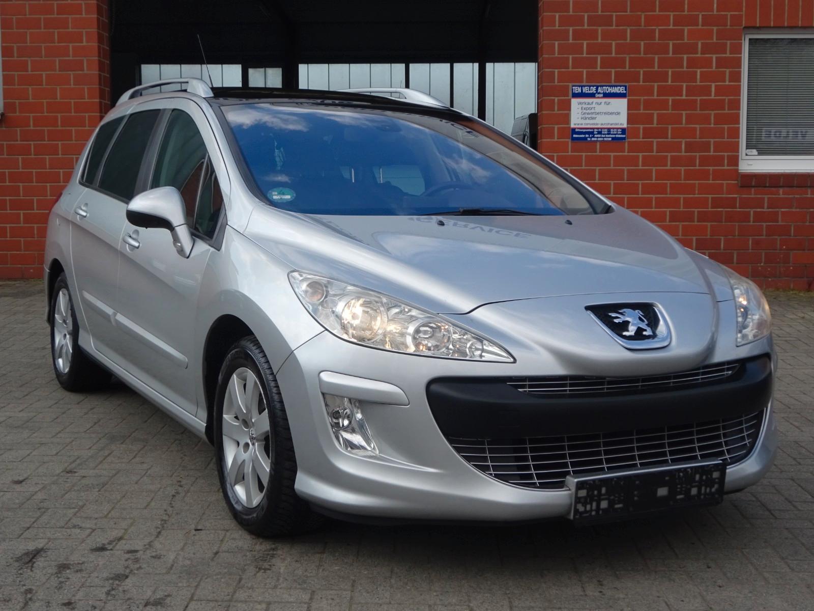 Peugeot 308 2011 — interior