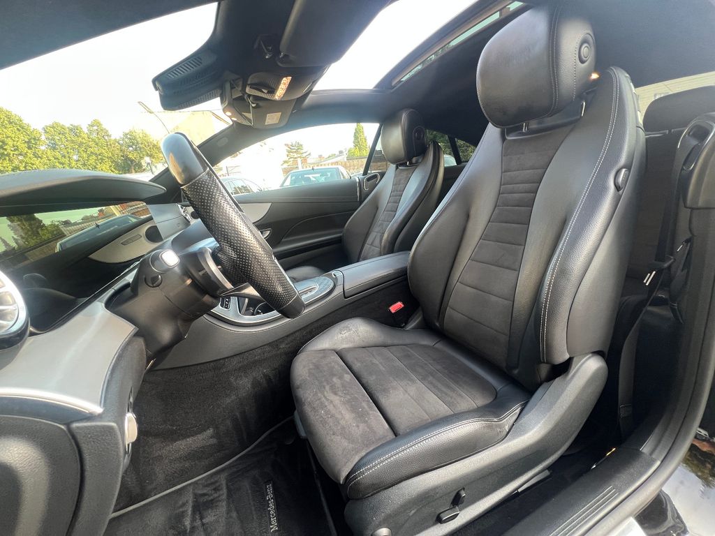 Mercedes-Benz E 220 d 4MATIC *AMG Paket*Panorama*Widescreen