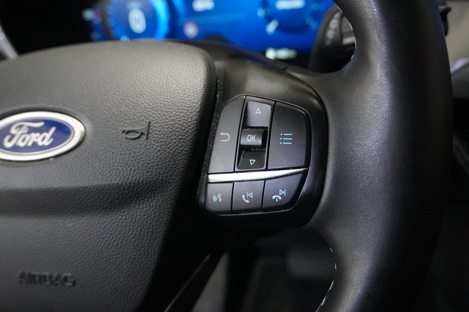 Fahrzeugabbildung Ford Focus Turnier  1.0 TITANIUM X NAVI/LED/KAMERA/SH