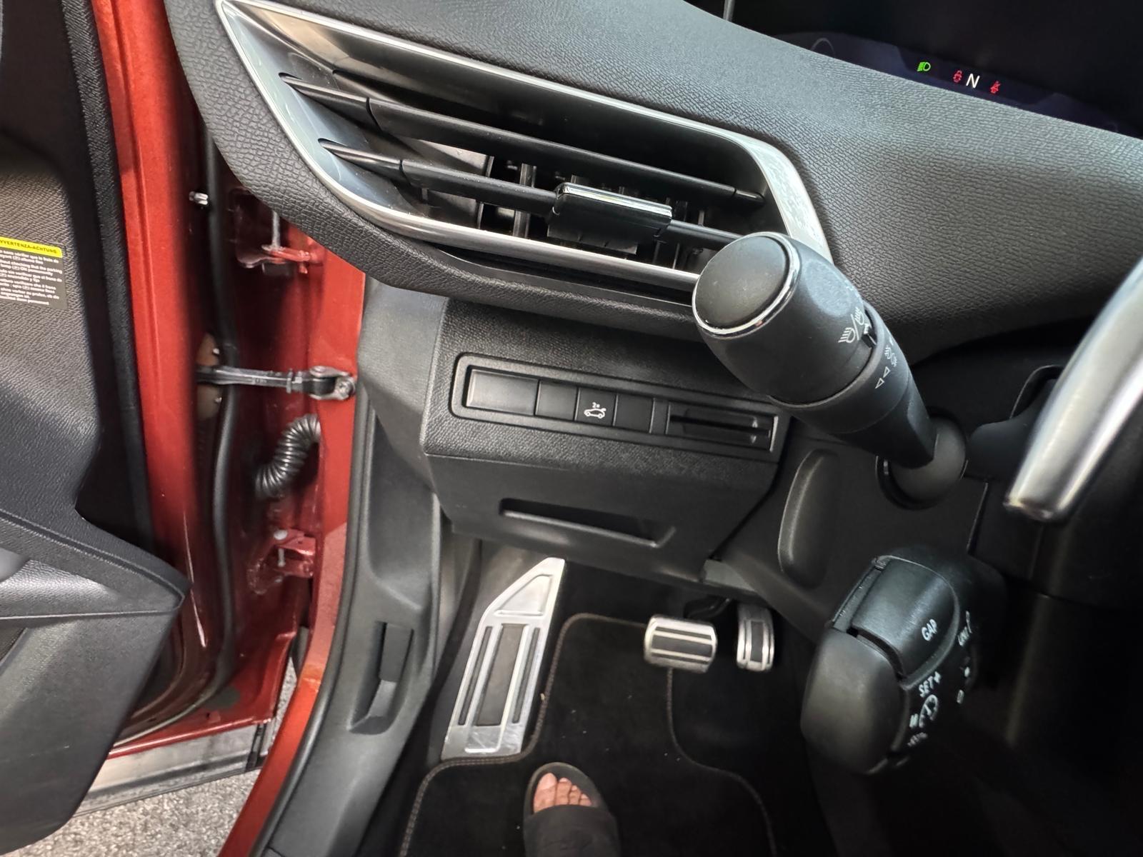 Peugeot 3008 GT*360°*SHZ*Navi*Automatik*Schiebedach