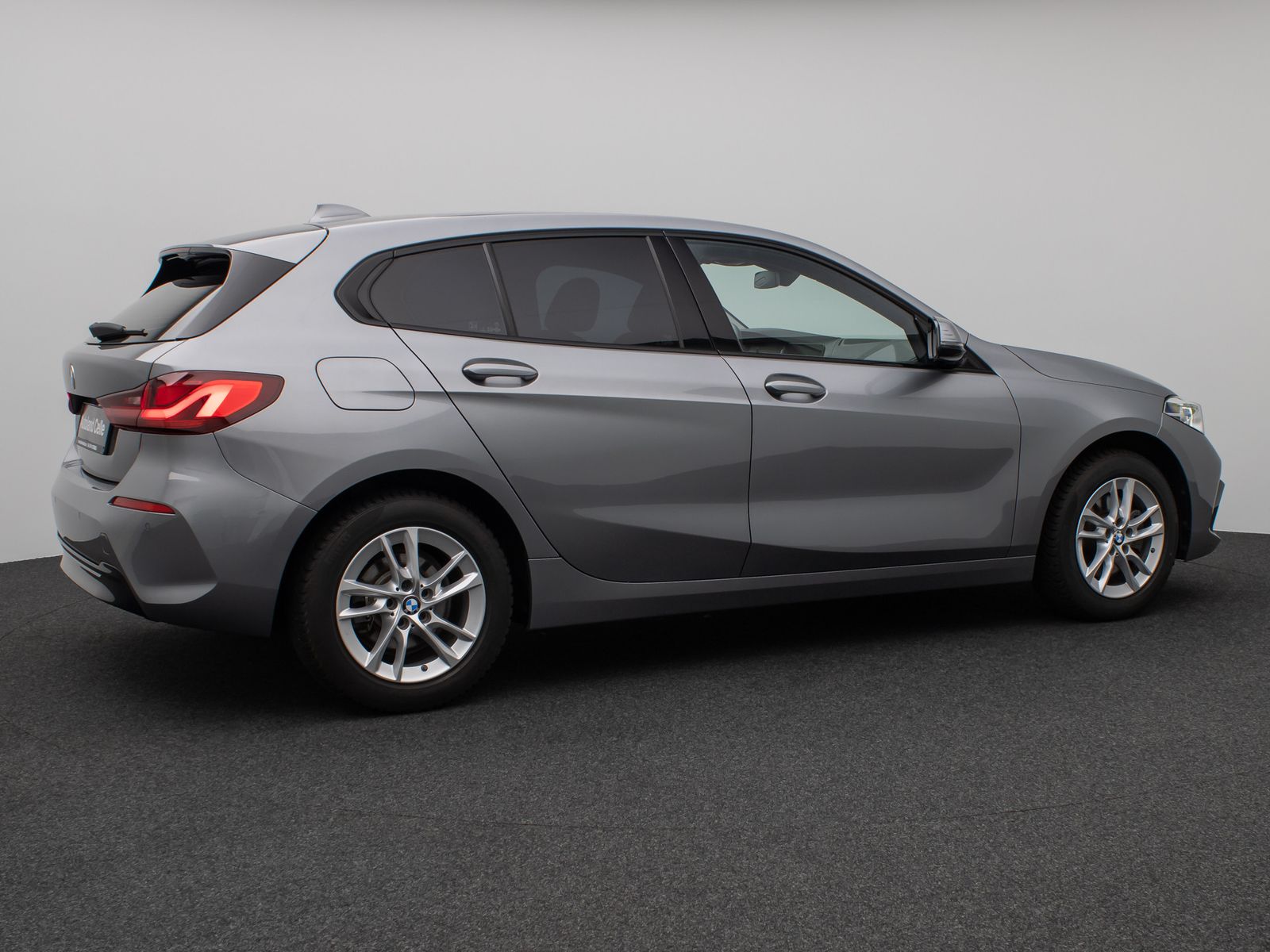 Fahrzeugabbildung BMW 118i Sport Line DAB HiFi Lenkrhz Fernlichtassist