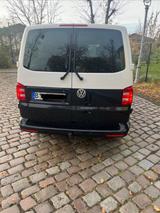 Volkswagen T6 Caravelle - Volkswagen T6 mit Benzin-Antrieb: Automatik