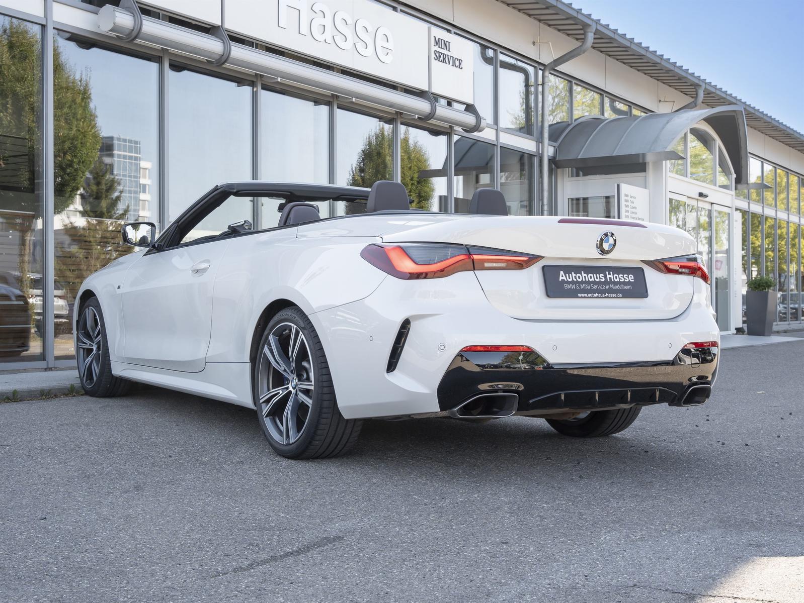 BMW M440i xDr Cabrio 19Z AHK LASER 360° NACKEN ACC