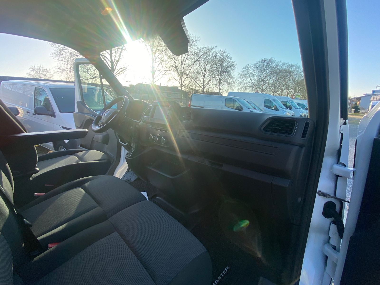 Fahrzeugabbildung Renault Master III Kasten L3H2 HKa 3,5 Komfort,NAVI,SHg