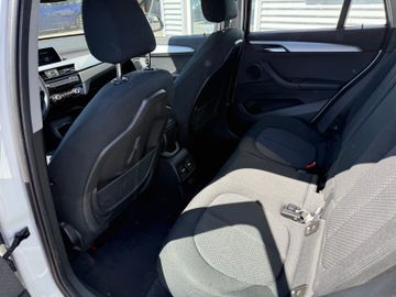 BMW X1 sDrive 18 d Advantage+LED+SHZ+AHK+Navi+Garant