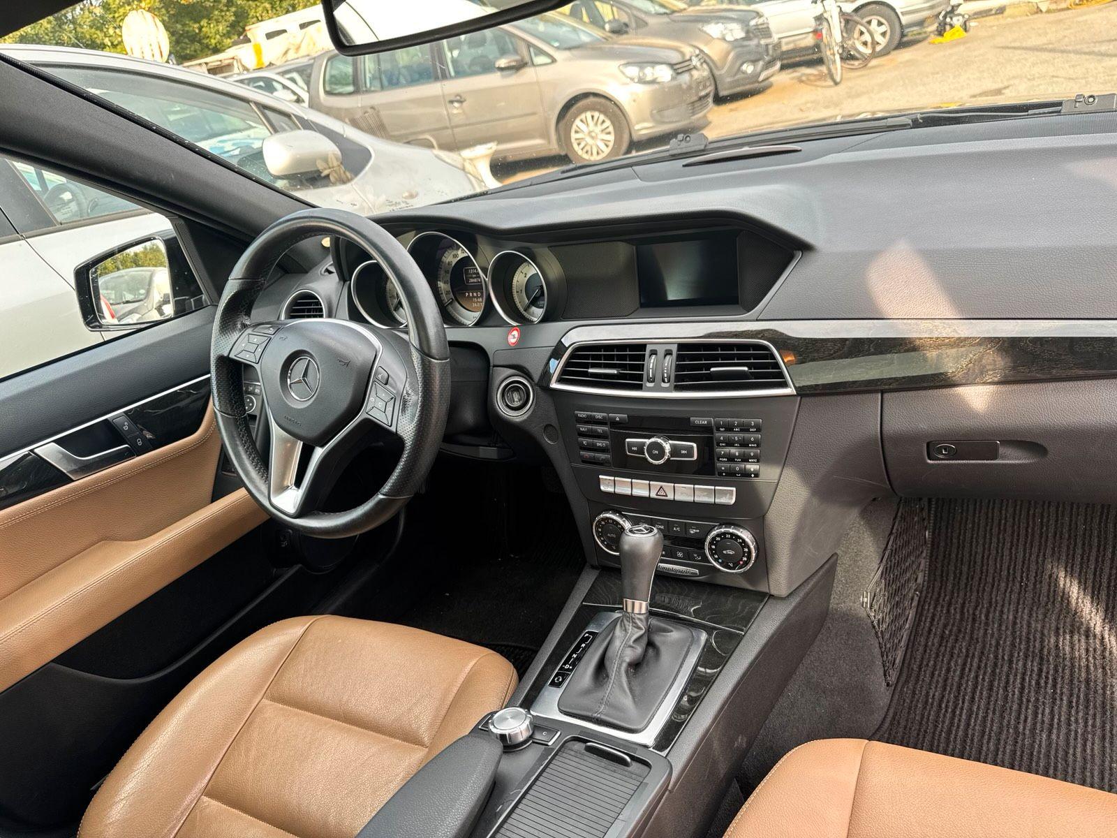 Mercedes-Benz C220 2012 — photo 9