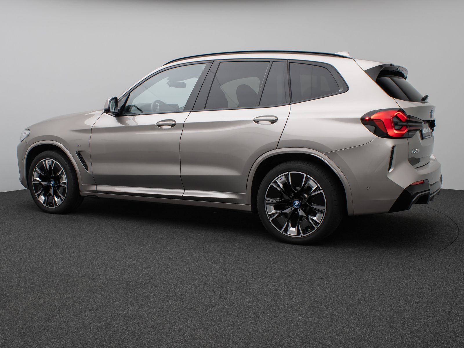 Fahrzeugabbildung BMW iX3 Impressive M Sport Panorama 360°HUD DAB H/K