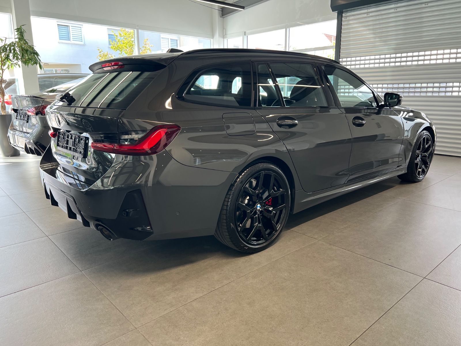 BMW 320 d xDrive Touring M Sport Pro imagem 2