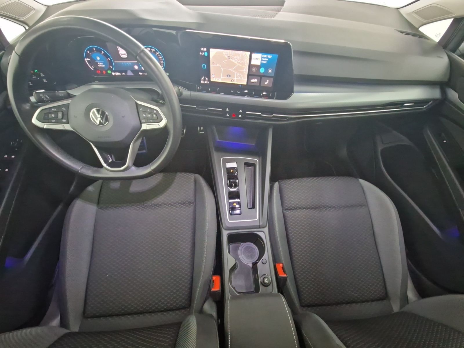VW Golf VIII 2.0 TDI Active Automatik – Bild 14