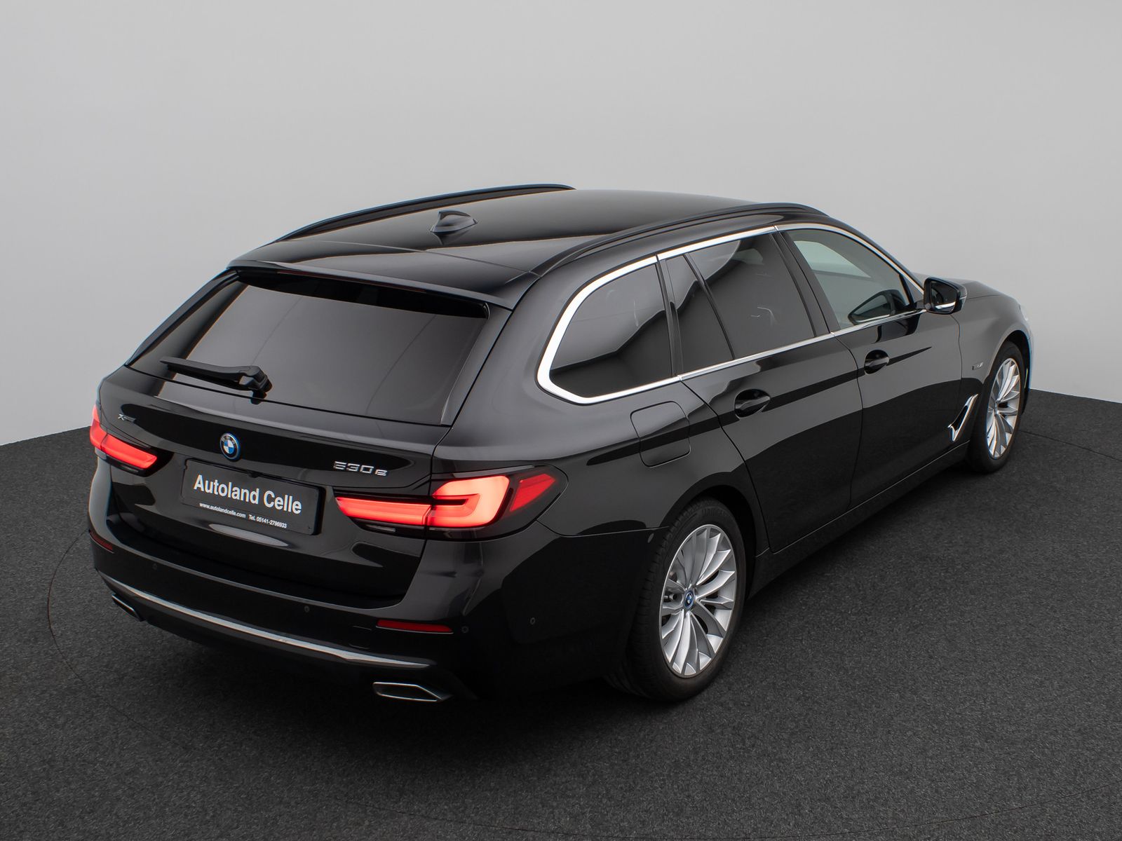 Fahrzeugabbildung BMW 530e xD Luxury Line Kamera HUD DAB HiFi Sport