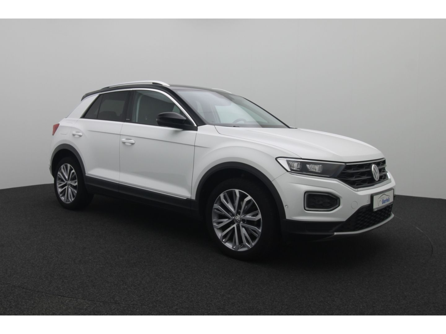 Fahrzeugabbildung Volkswagen T-Roc IQ.DRIVE AHK Kamera Digi Cockpit DAB