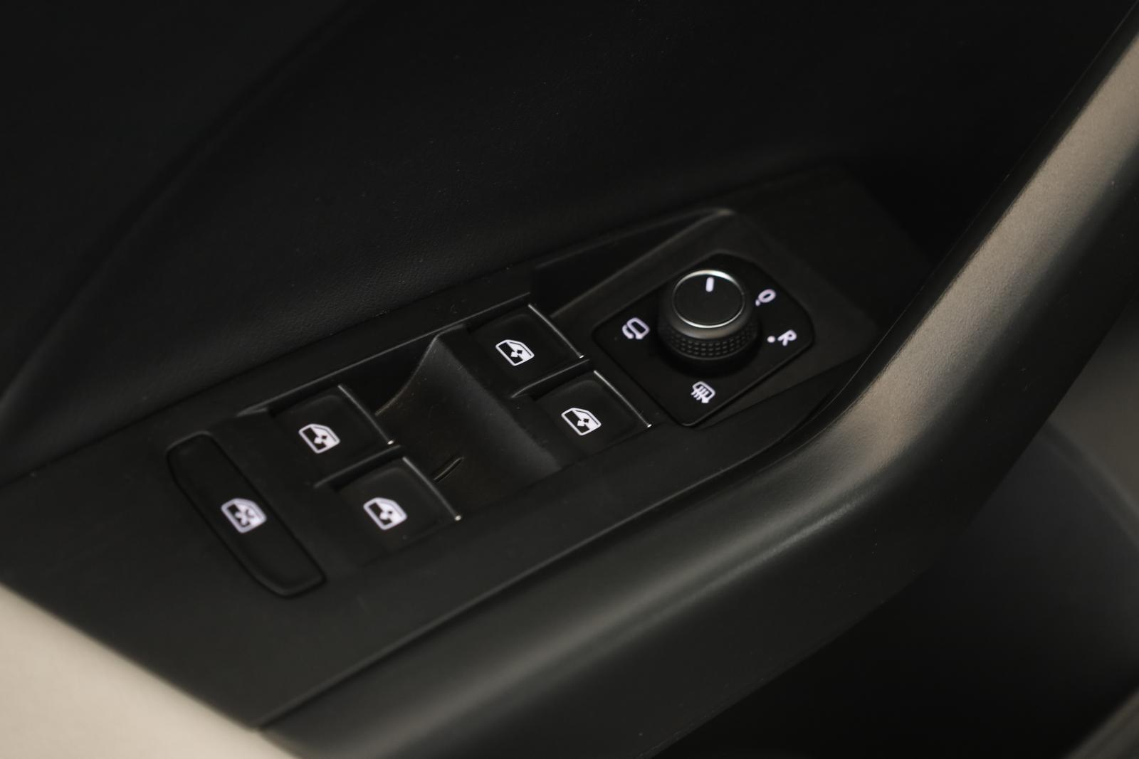 Volkswagen T-Cross 1.0 TSI DSG Style IQ Nav App ACC Kam 18", миниатюра 9