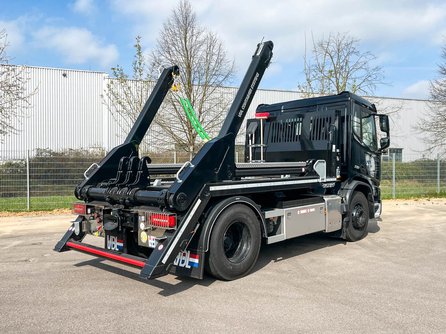Fahrzeugabbildung DAF XD 410 FA Absetzkipper