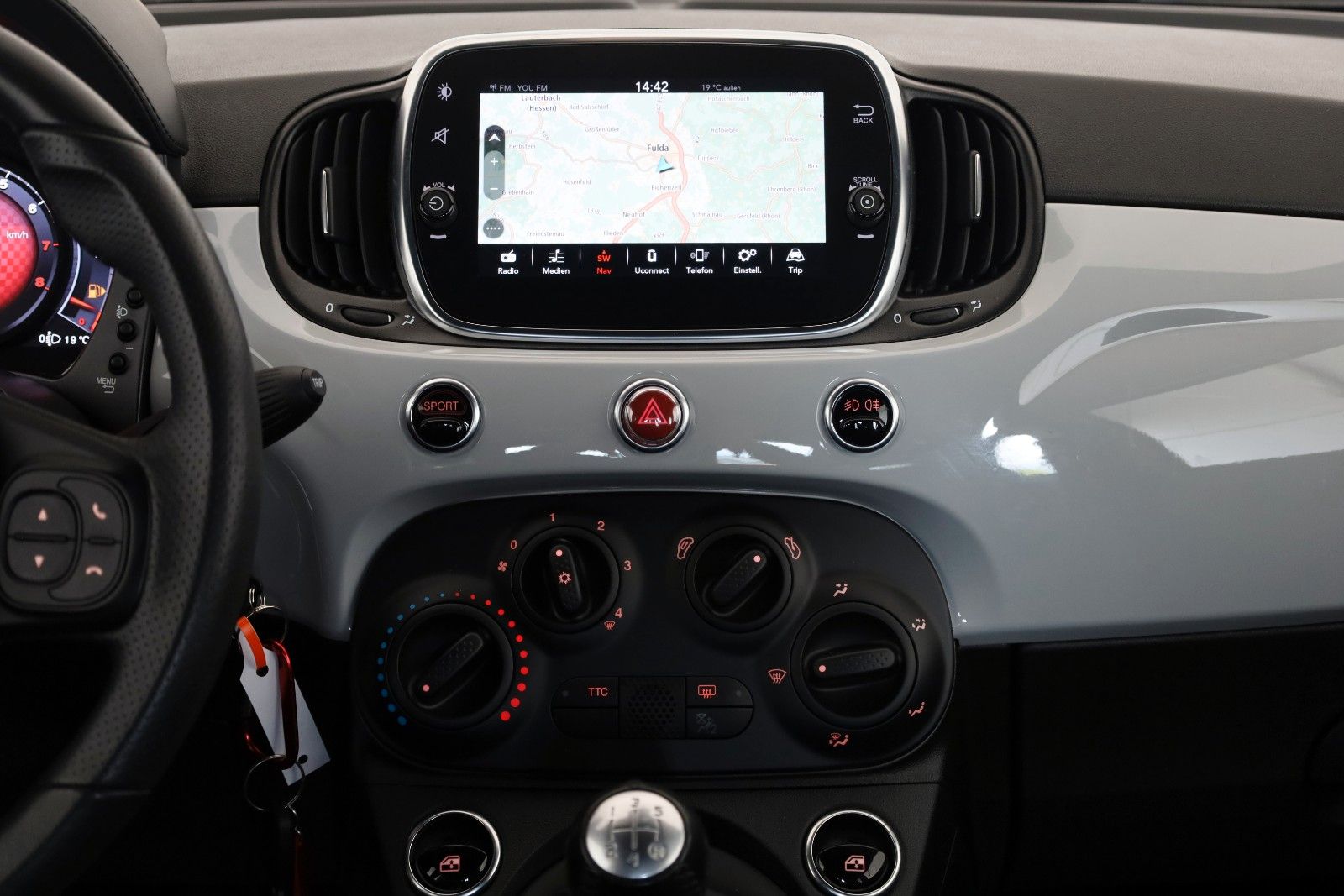 Fahrzeugabbildung Abarth 500 595 Kit ESTETICO ,Navi, MirrorLink, LM19"+WR