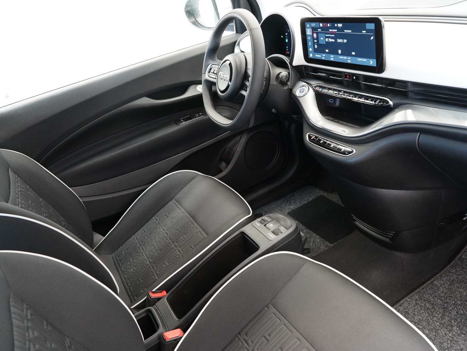 Fahrzeugabbildung Fiat 500e TEMPOMAT/DC-LADEN/SOH