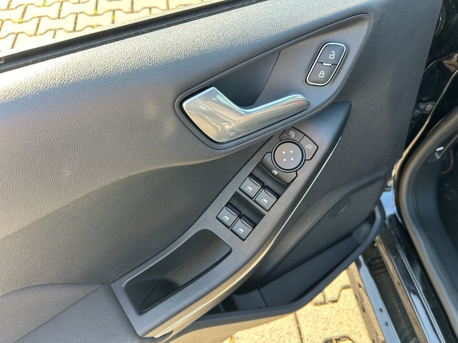 Fahrzeugabbildung Ford Fiesta 1.0 EcoBoost ST-Line X (EURO 6d)