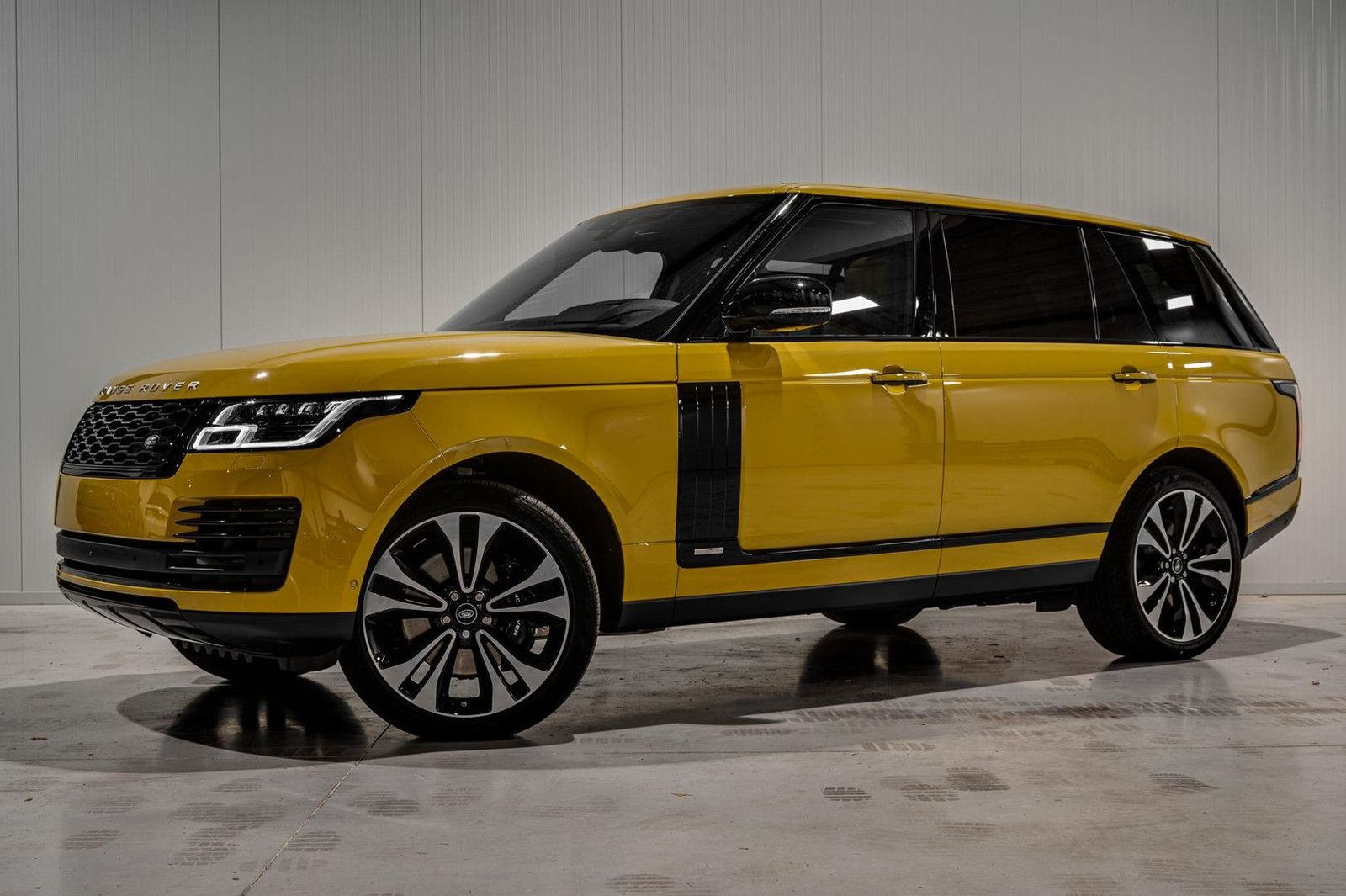Land Rover Range Rover 5.0 V8 LWB Autobiography Fifty Editi
