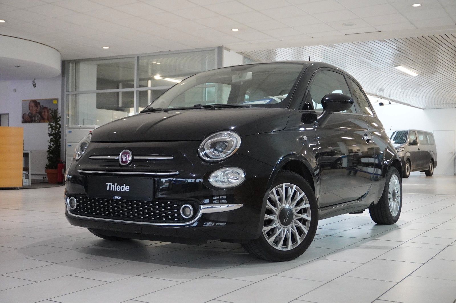 Fahrzeugabbildung Fiat 500 1.2 LOUNGE LED/PANO./USB/NEBEL/TOUCH/PDC