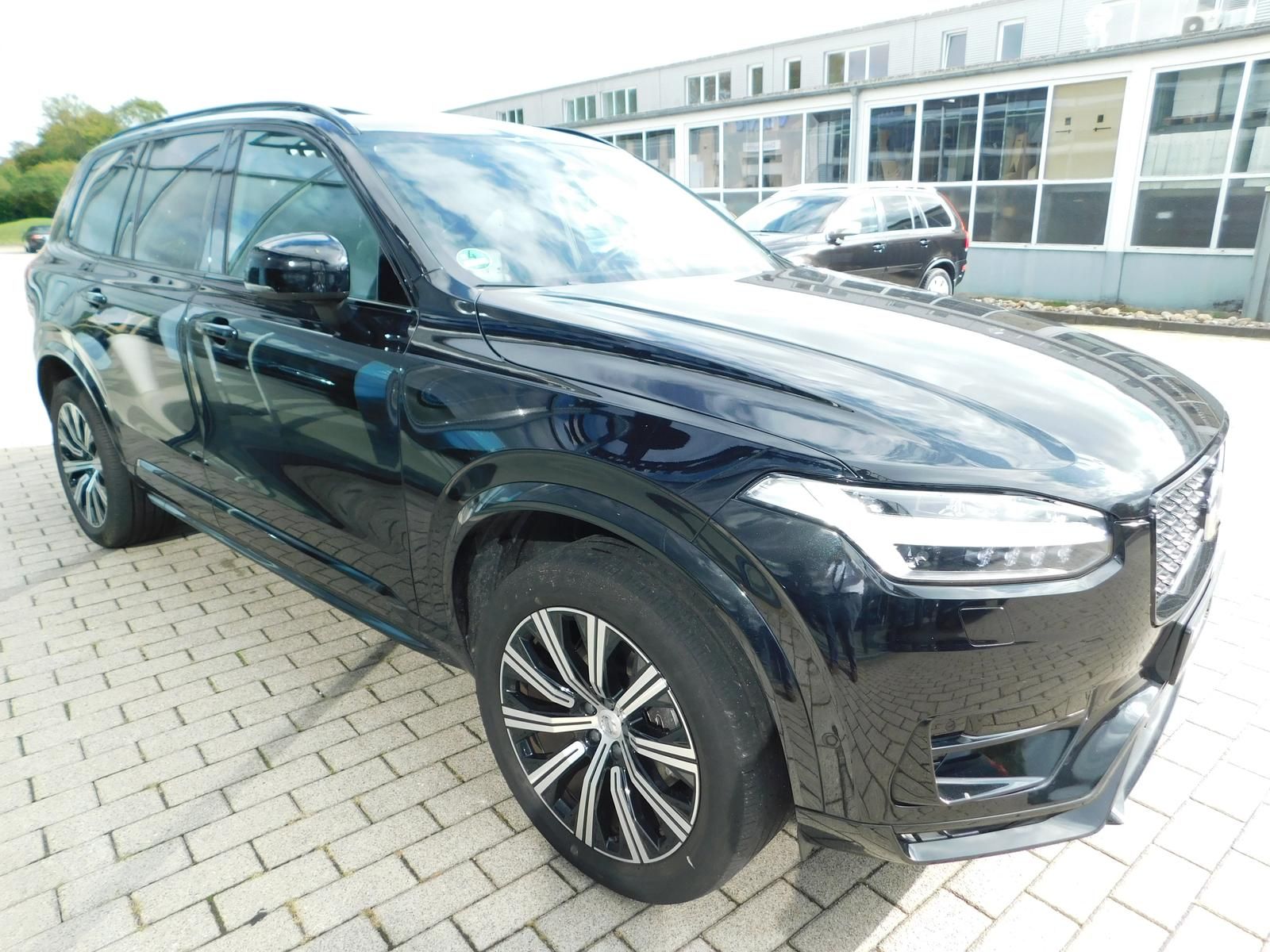 Fahrzeugabbildung Volvo XC90 B5 D Plus Dark