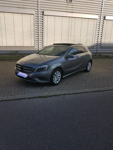 Mercedes-Benz Mercedes A 200 Panorama Navi Scheckheft  Alu