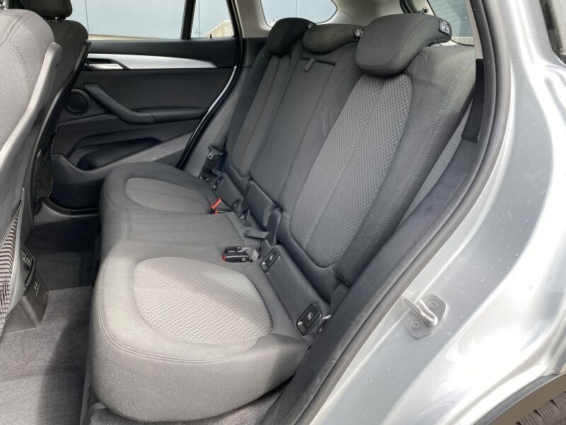 BMW X1 sDrive18d AHK/LED/NAVI/ParkAssi/TEMPO/SH foto 9