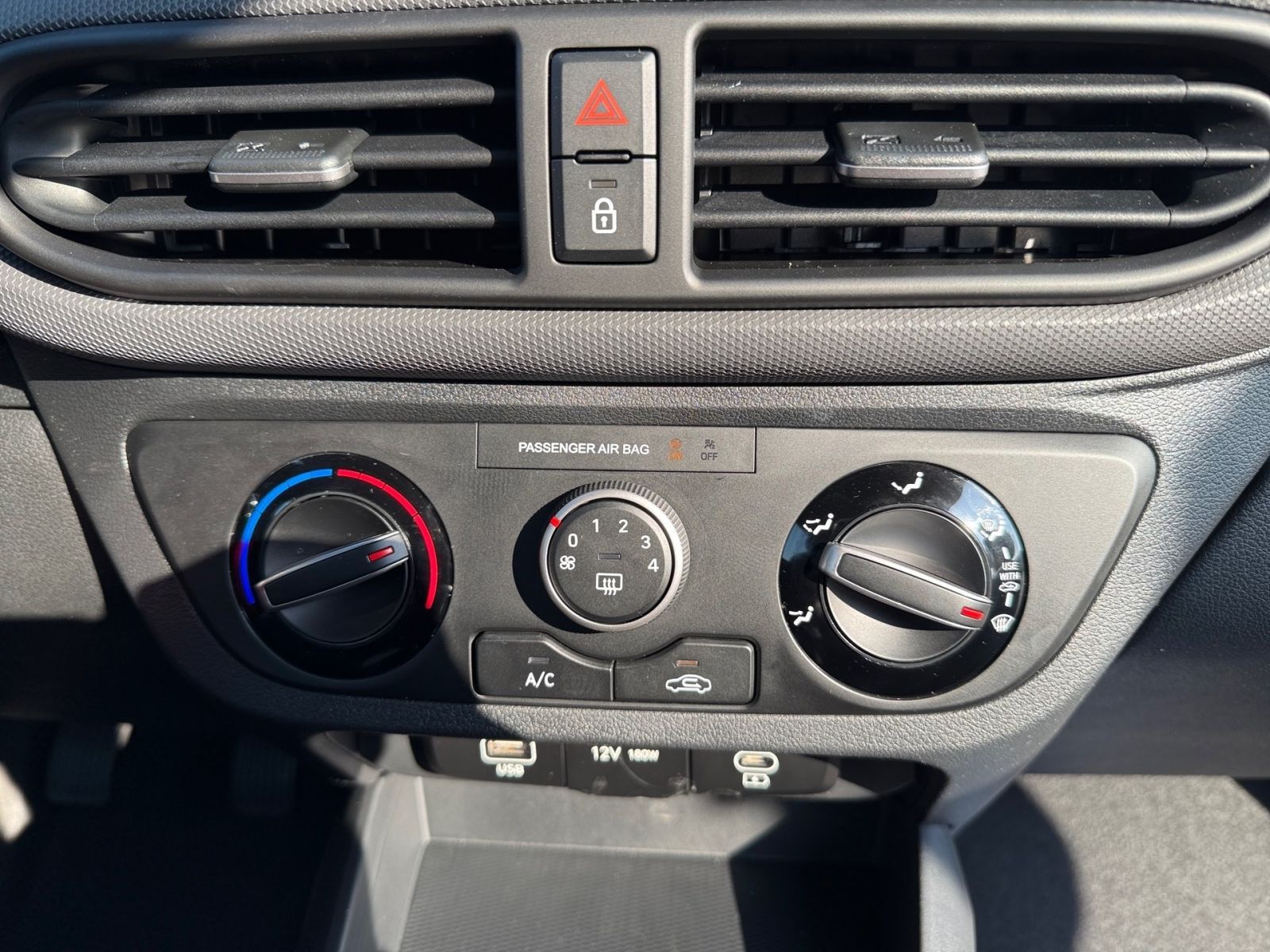 Fahrzeugabbildung Hyundai i10 1.0 Trend Navi Kamera