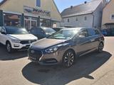 Hyundai i40 cw 1,6 blue Space  NAVI+AHK+KAMERA - Hyundai i40 mit Benzin-Antrieb: Kombi, 1.6