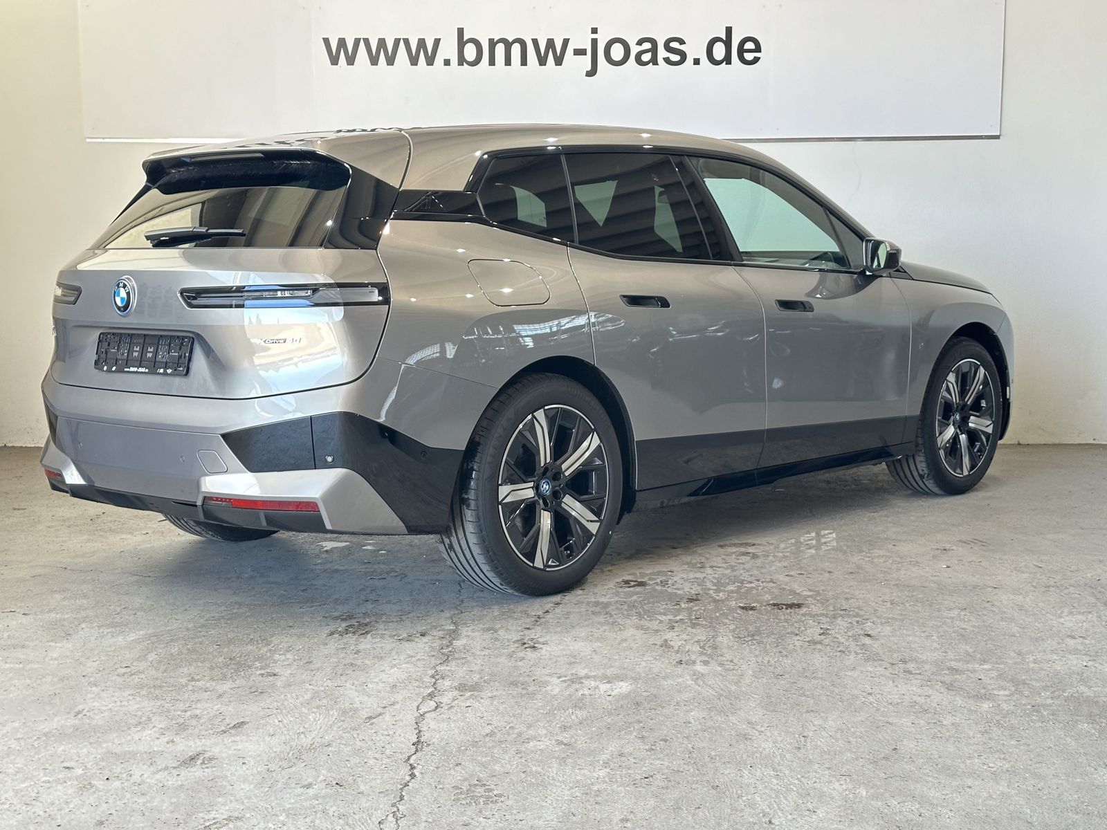 Fahrzeugabbildung BMW iX xDrive40 Komfortzugang, Wärmekomfort Paket