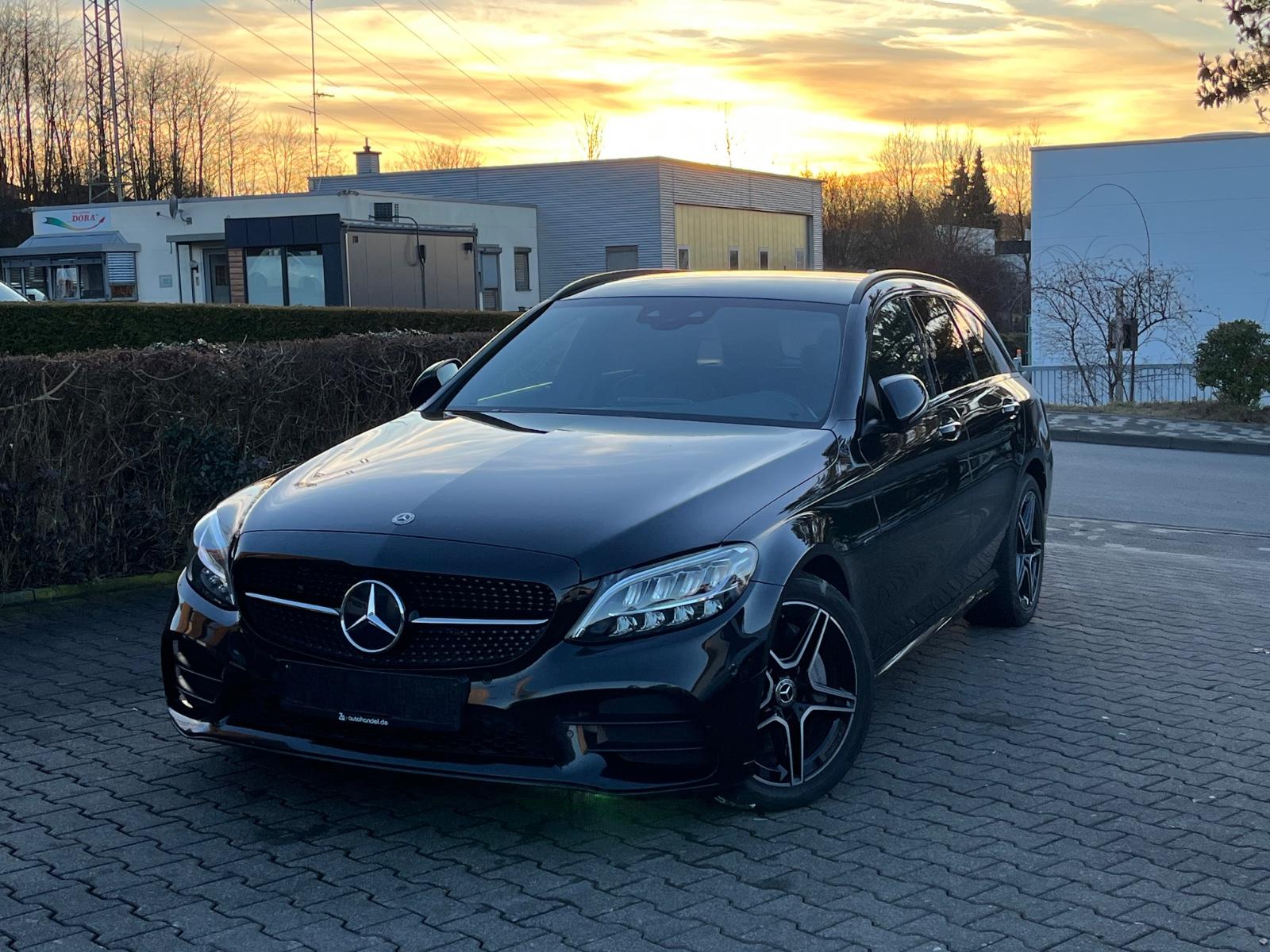Mercedes-Benz C 300de T AMG Night Edition Distronic Kamera