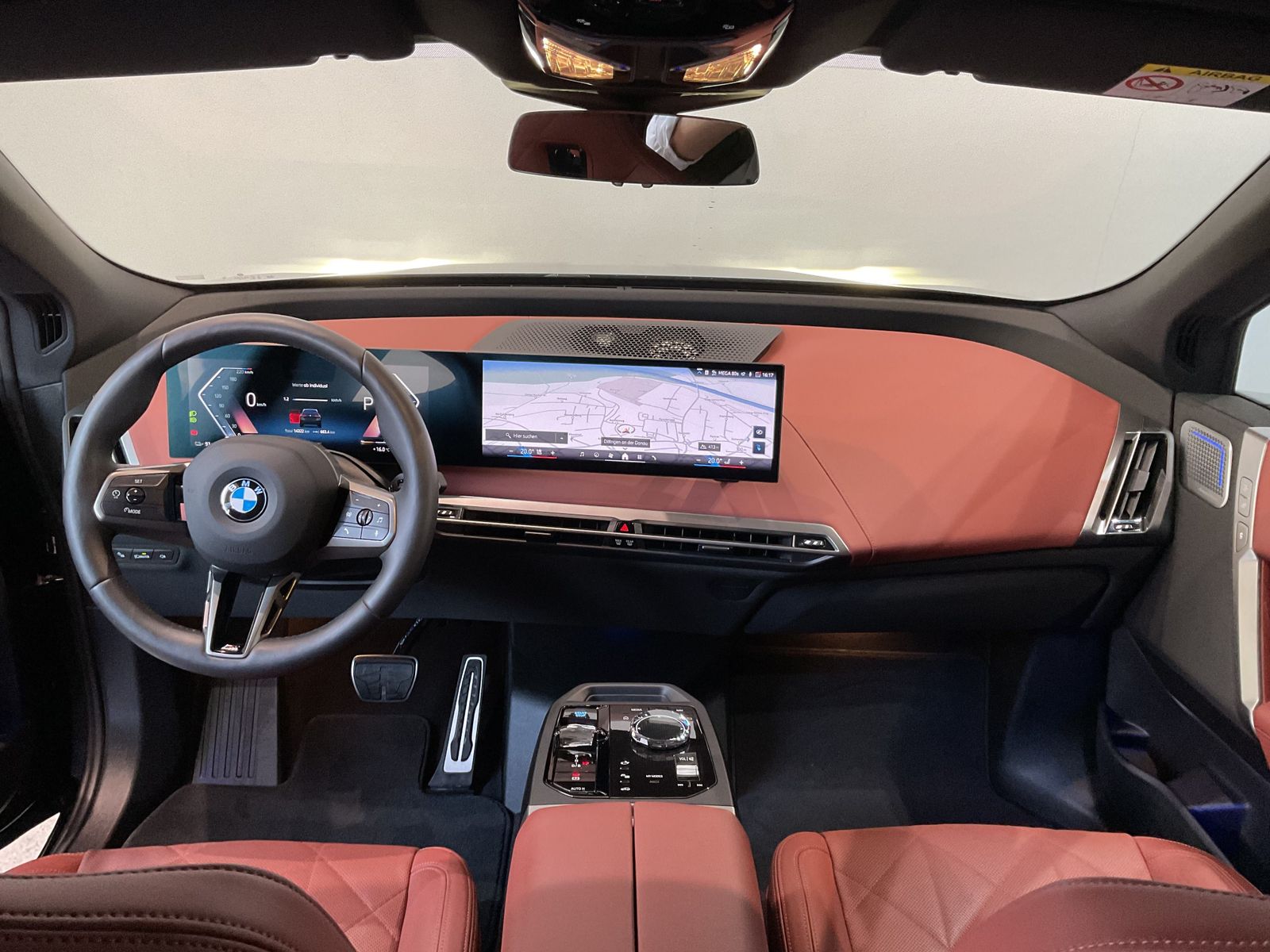Fahrzeugeinzelansicht 7 Fahrzeugabbildung BMW iX xDrive45 |Luftfederung |M Sportpaket Pro |Bow