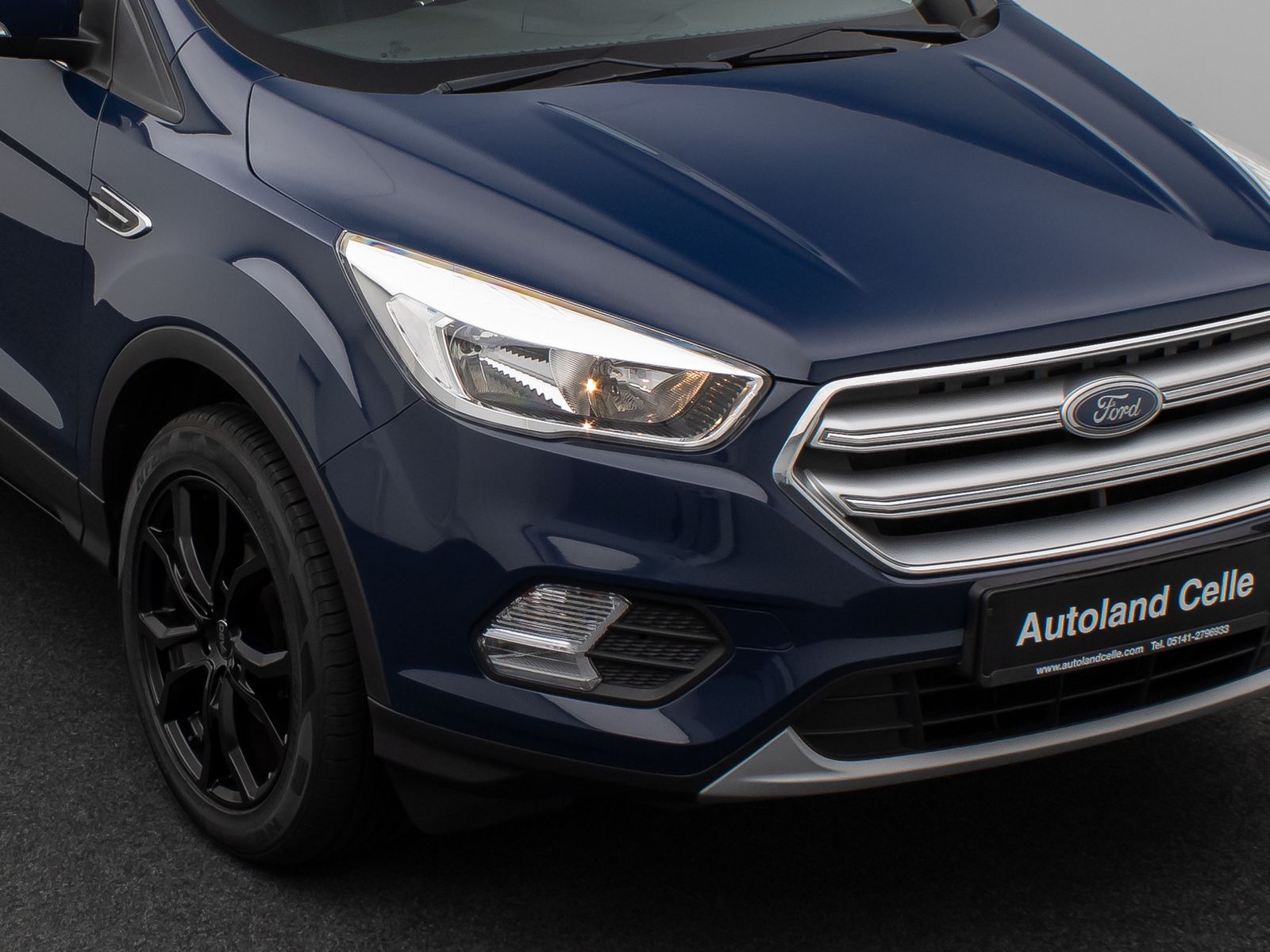 Fahrzeugabbildung Ford Kuga Trend AHK Sitzhzg PDC Tempomat 8Fach
