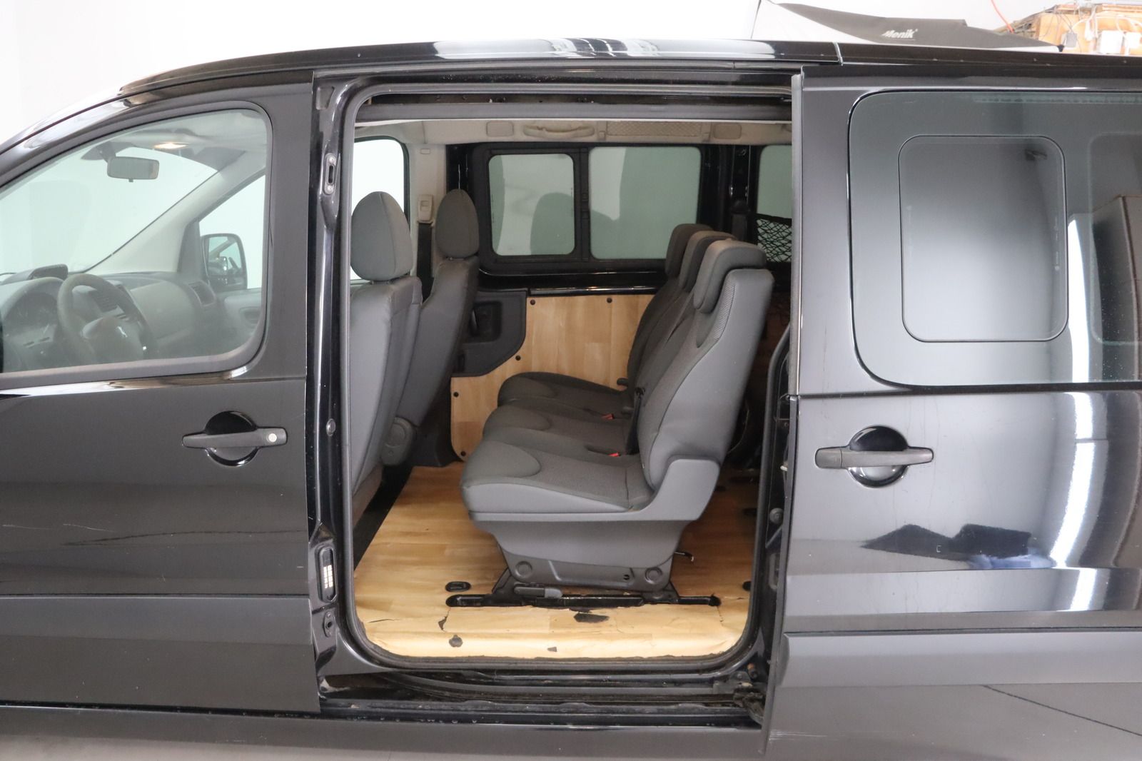 Fahrzeugabbildung Peugeot Expert Tepee 1.6HDI COOL 8 Sitzer