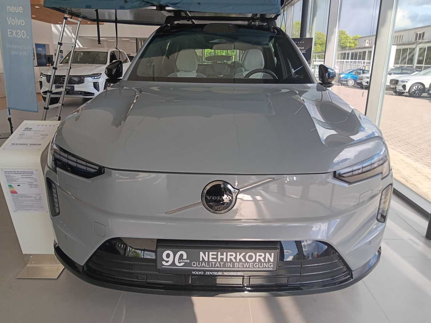 Fahrzeugabbildung Volvo EX90 Twin Performance AWD Ultra 7-Sitzer
