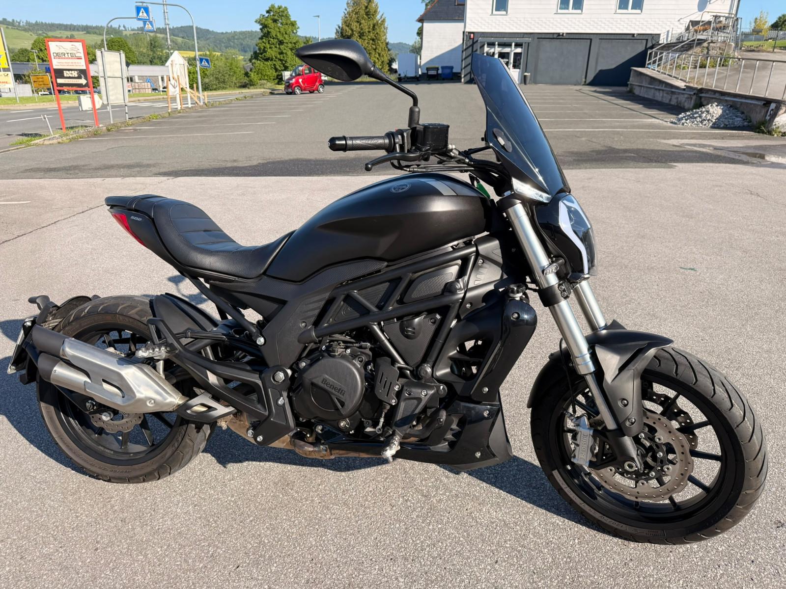 Benelli 502C Cruiser Chopper