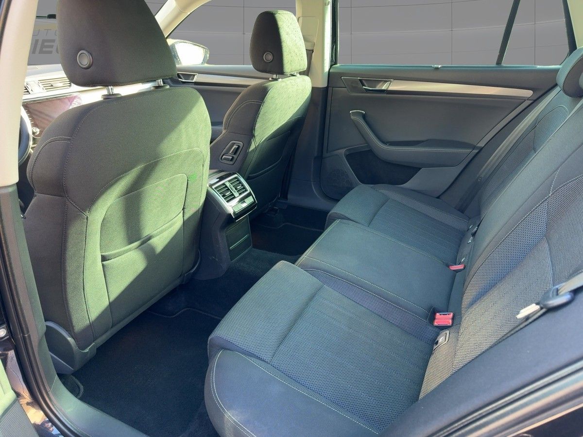 Fahrzeugabbildung SKODA Superb Combi (3V5) Style 1,5 TSI ACT