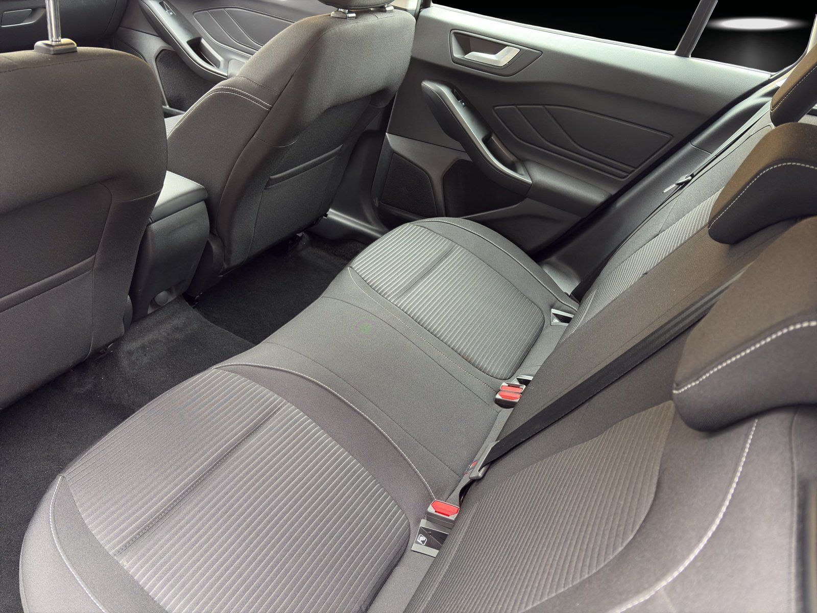 Fahrzeugabbildung Ford Focus Titanium Turnier Winter P. Kamera e.Call