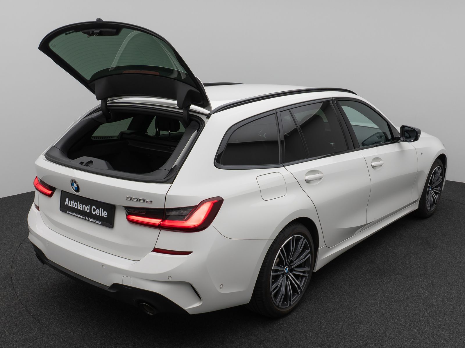 Fahrzeugabbildung BMW 330e M Sport Kamera DAB H/K Geschwind Parkassist