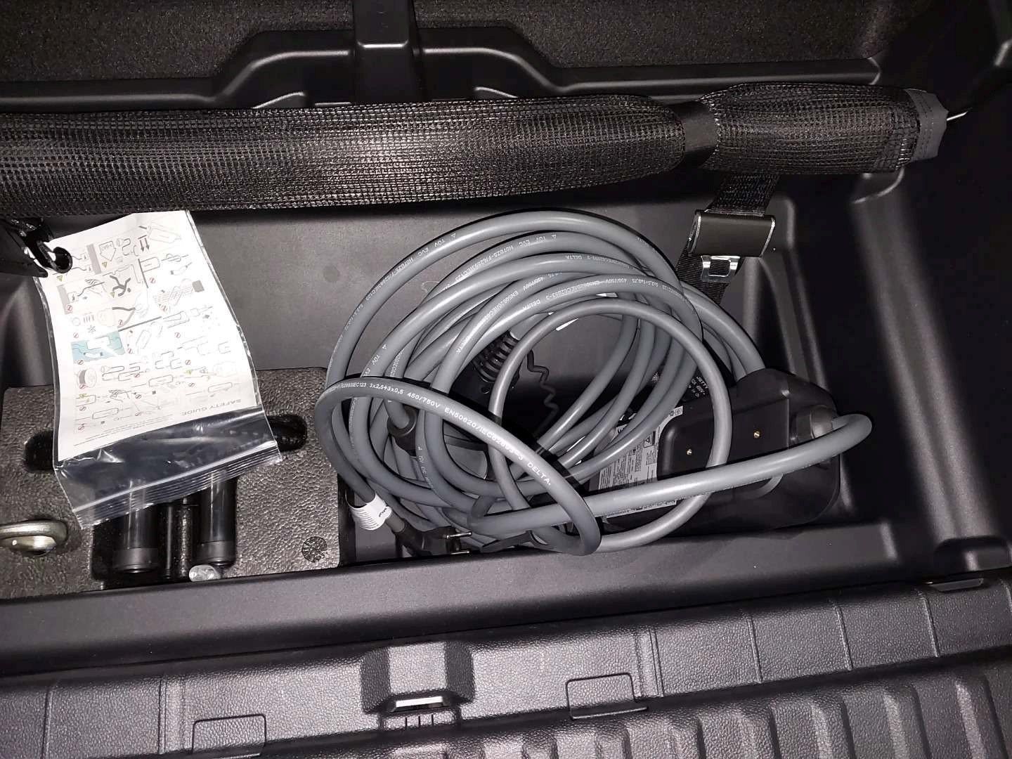 Fahrzeugabbildung BMW iX xDrive60 |M Sportpaket| B&W| Sitzbelüftung vo