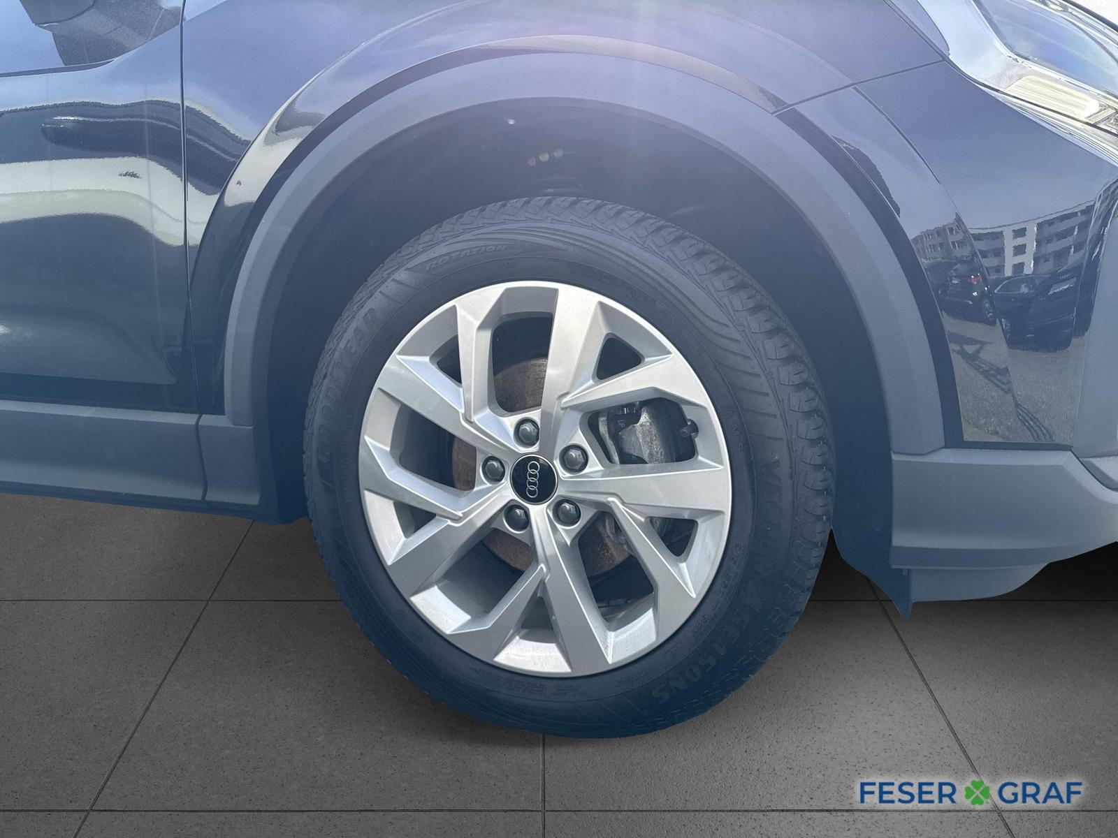 Audi Q2 35 TFSI S tr. LED KAMERA CAR PLAY