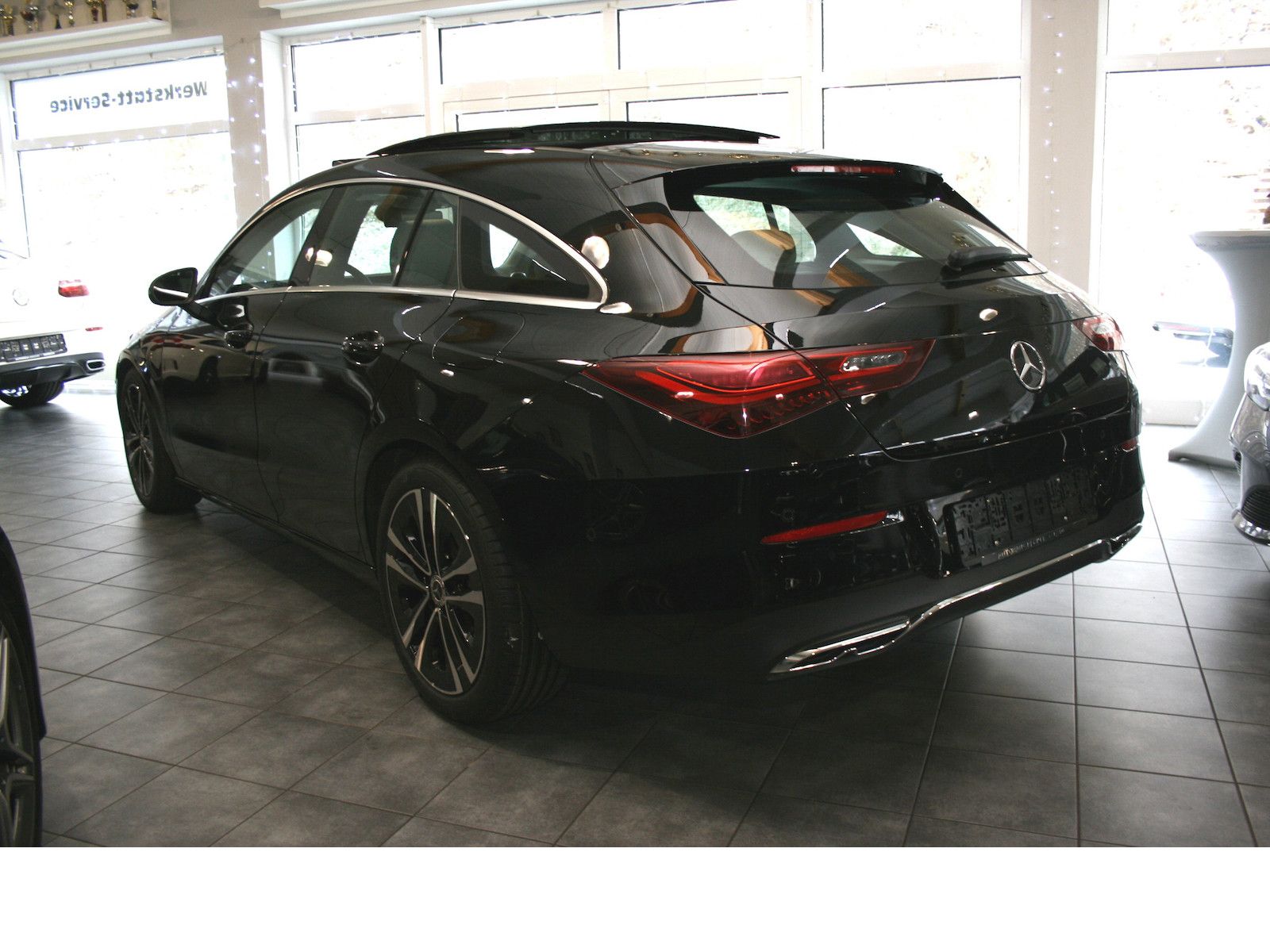 Fahrzeugabbildung Mercedes-Benz CLA 180 Shooting Brake Progres. Advanced *Pano-D