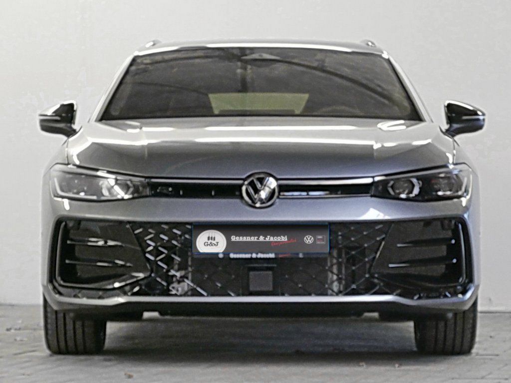 Fahrzeugabbildung Volkswagen Passat Variant 2.0 TDI 4Motion R-Line DSG AHK