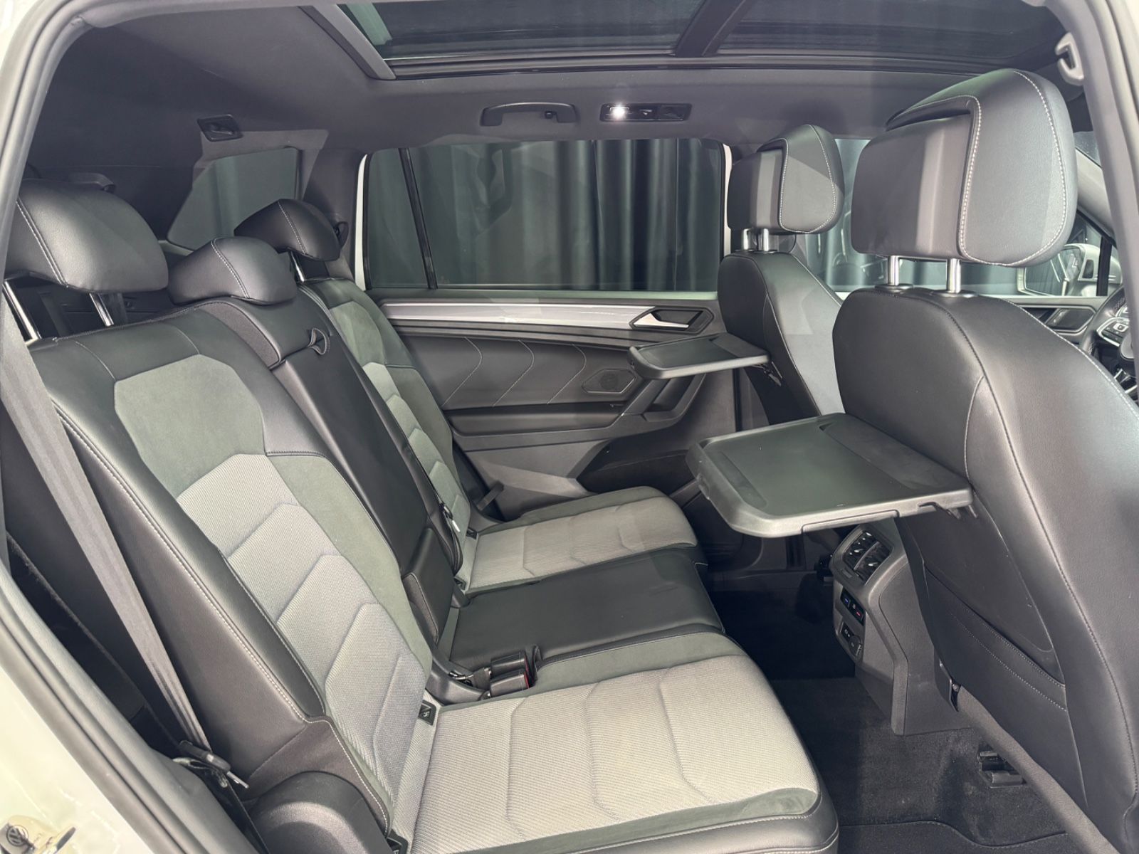 Fahrzeugabbildung Volkswagen Tiguan Allspace Highline 4Motion|R-LINE|PANO|AHK