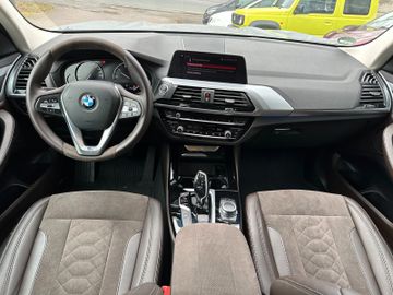 Bild 11 BMW X3 Baureihe X3 xDrive 20 d Advantage