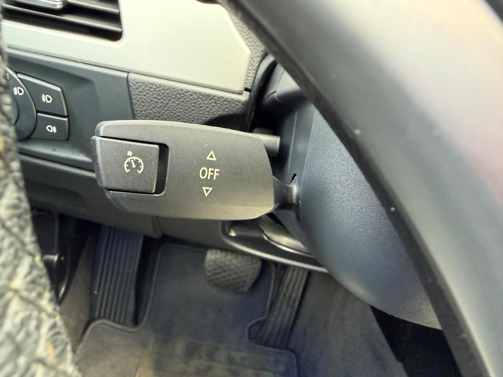 BMW 320 2008 — photo 20